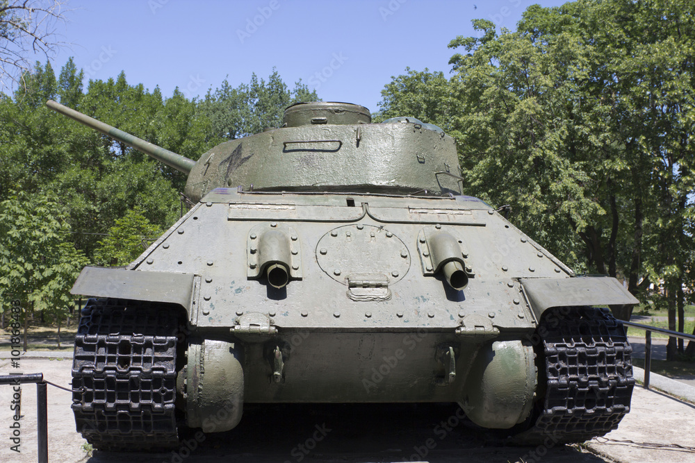Танк Т-34. Вид сзади.
