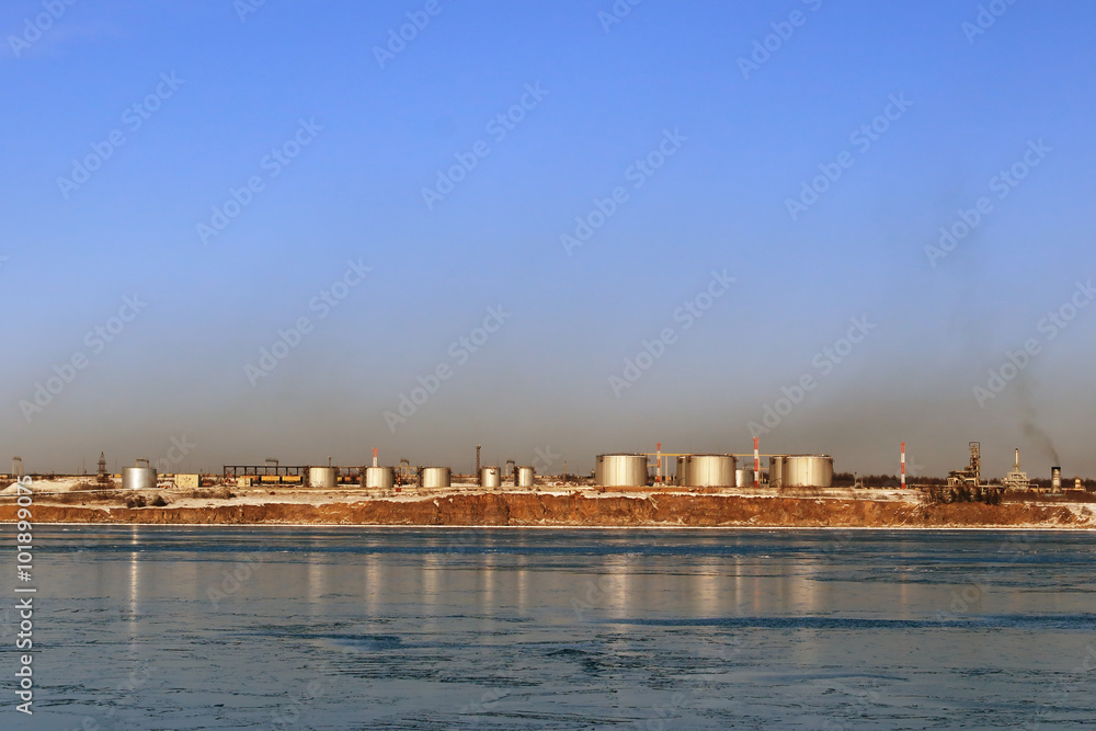 Oil refining base in the port of Vanino