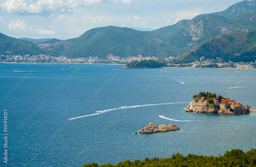 Φωτογραφία The picturesque panorama of the Adriatic coast near the island o