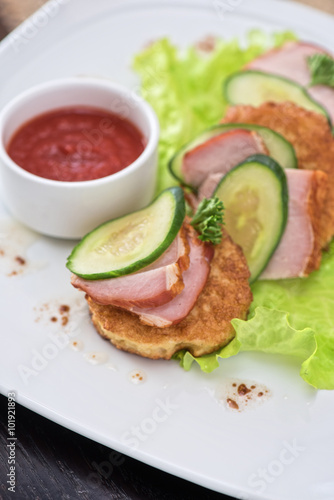 pancakes with ham and cucumber 