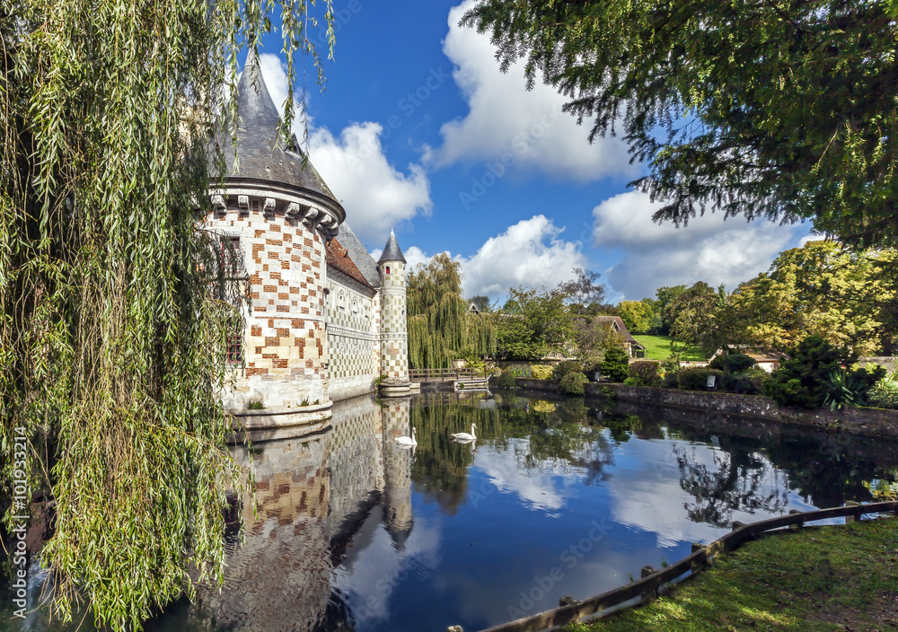Fototapeta premium Saint-Germain-de-Livet Wasserschloss Normandie 9