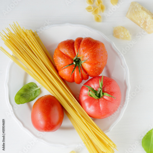 raw spaghetti and other ingredients