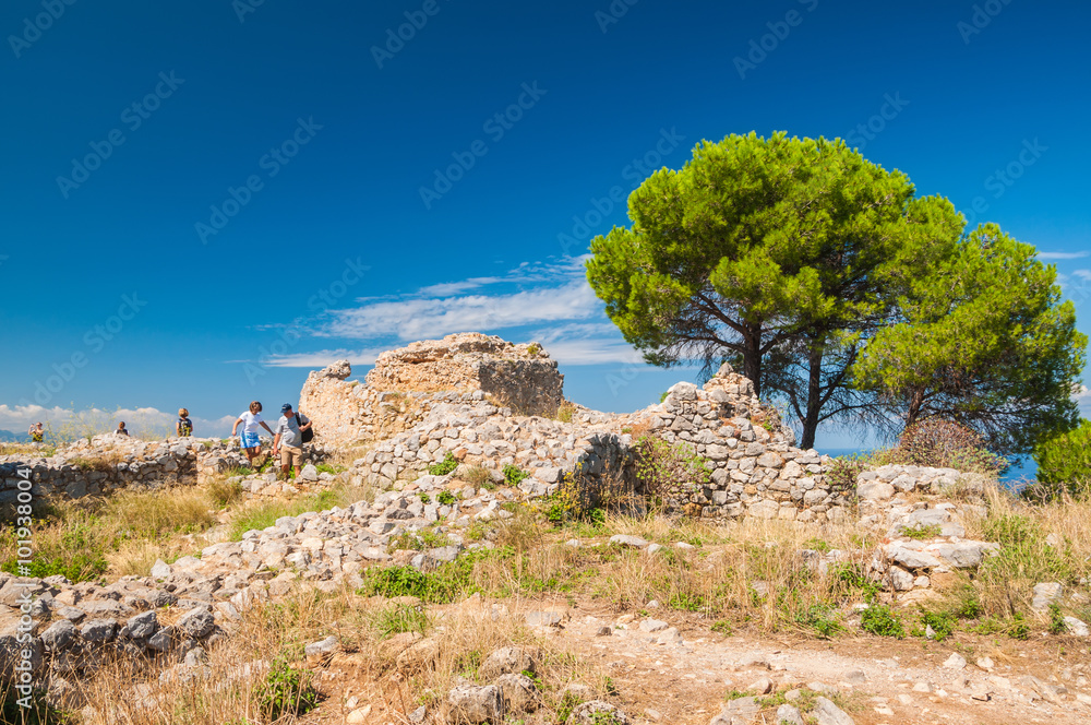 Φωτογραφία Remains of the Cefalu Castle at the top of rock La Rocca