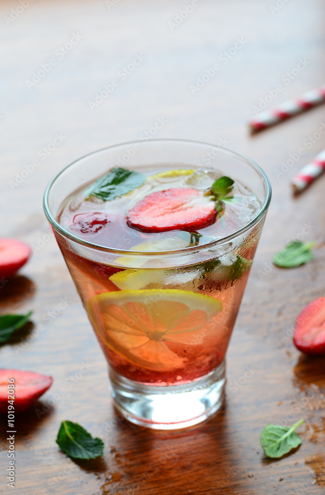 Strawberry and lemon drink Strawberry and lemon drink