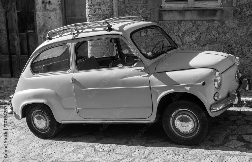 Fototapeta Vintage automobile at street