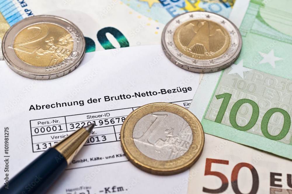 Abrechnung der Brutto-Netto-Bezüge Stock-Foto | Adobe Stock