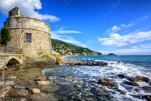 Fotografía Historical Saracen tower in Alassio, resort town on Riviera, Ita