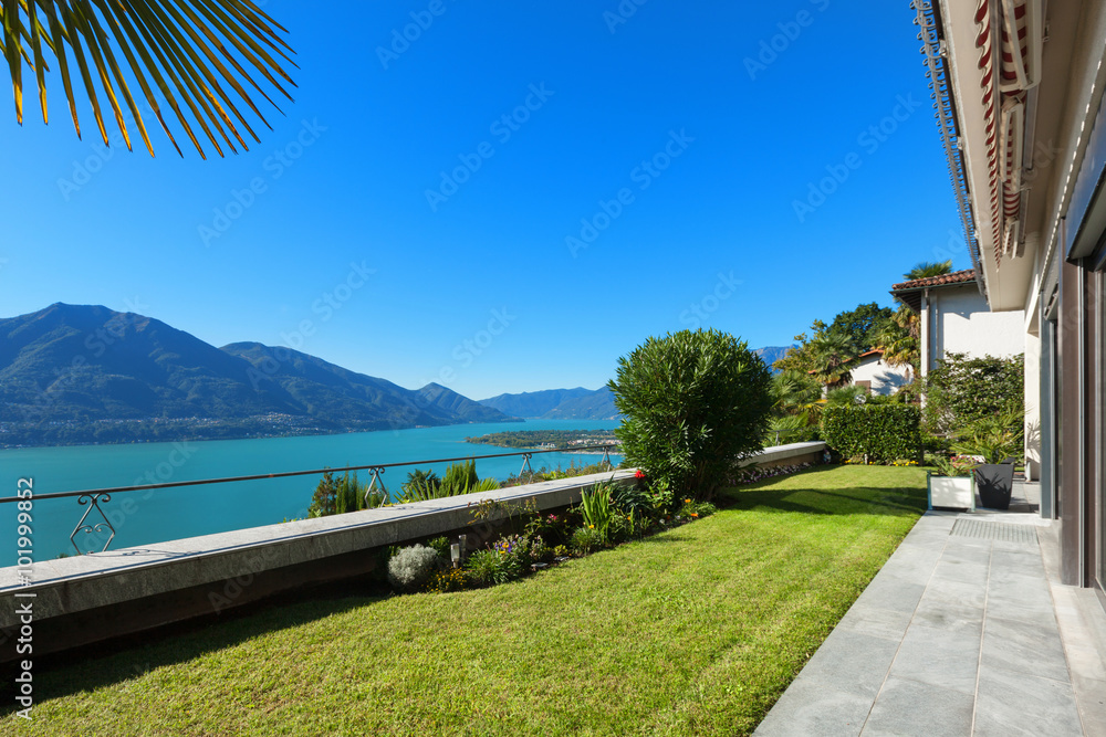 Fotografie nice terrace with green lawn
