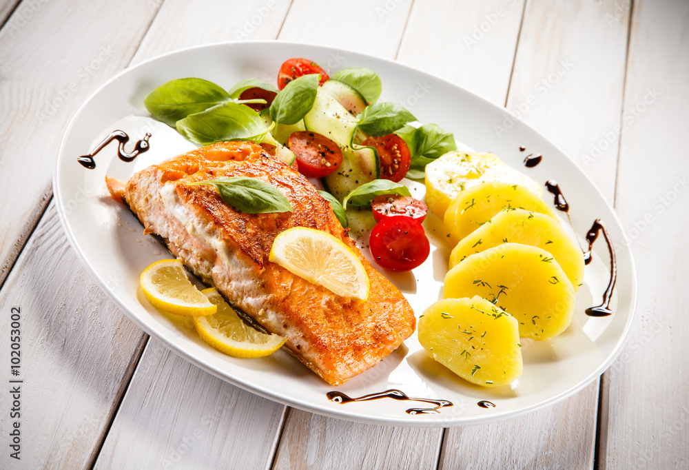 Fried salmon and vegetables Fried salmon and vegetables