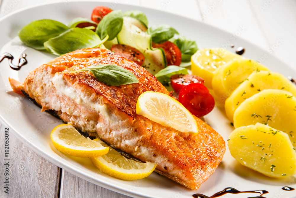 Fried salmon and vegetables Fried salmon and vegetables