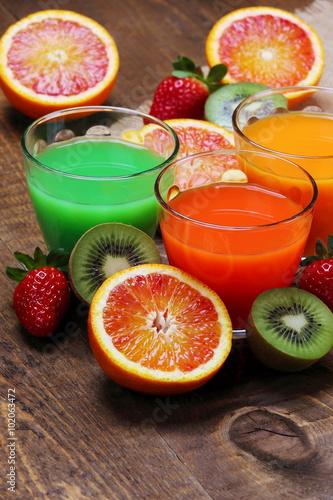 Succo di arancia , carota e kiwi