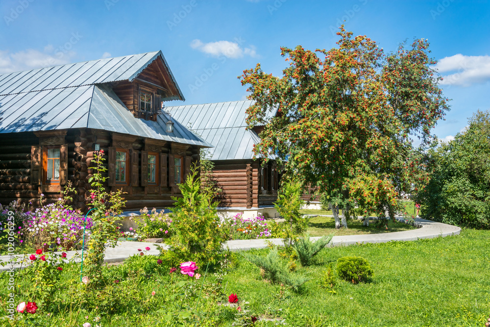 The guest house at Pokrovsky women's monastery.