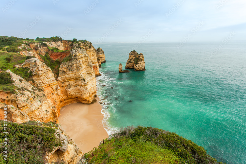 Felsformation Küstenlandschaft in südportugal Algarve 