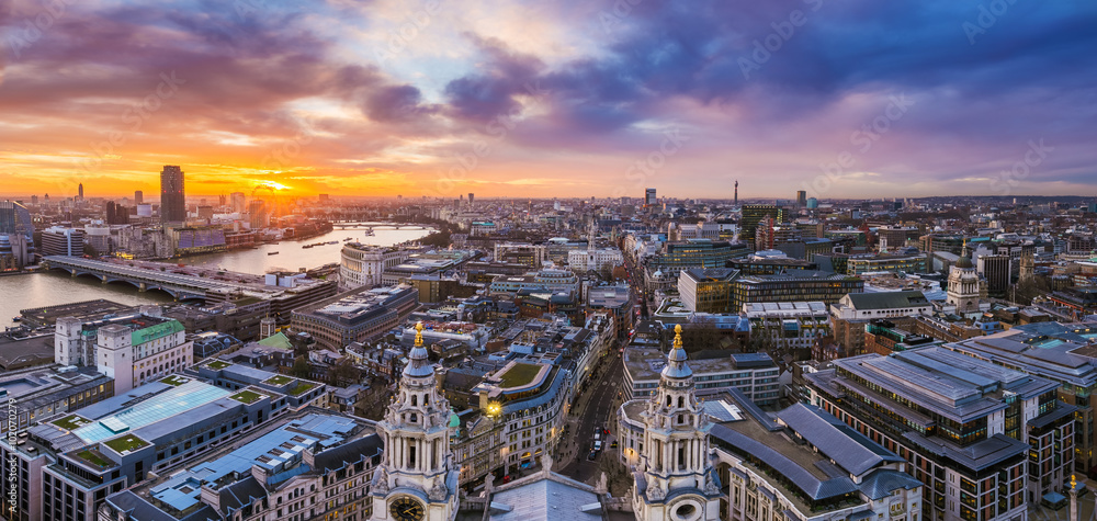 Φωτογραφία London Skyline from the top of St