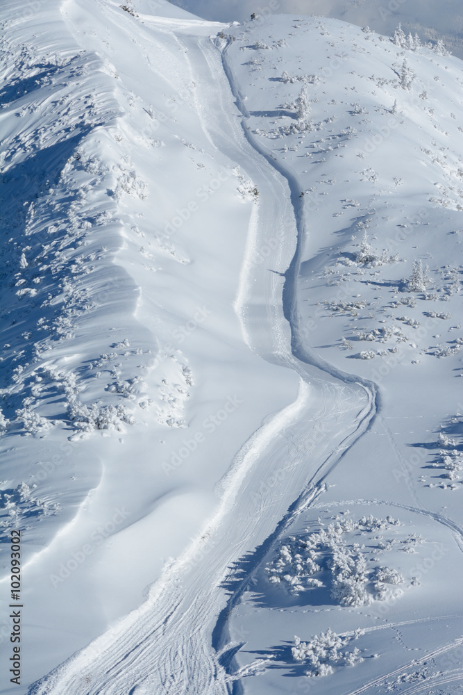 Obraz premium Narrow ski run.