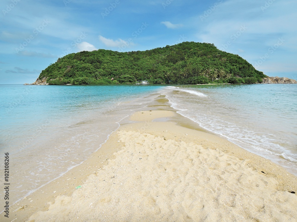 Obraz premium Summer seascape on tropical island Koh Phangan in Thailand. Mae