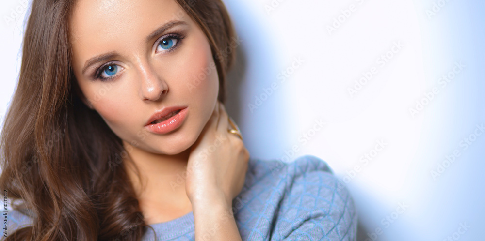 Portrait of an attractive fashionable young brunette woman Portrait of an attractive fashionable young brunette woman