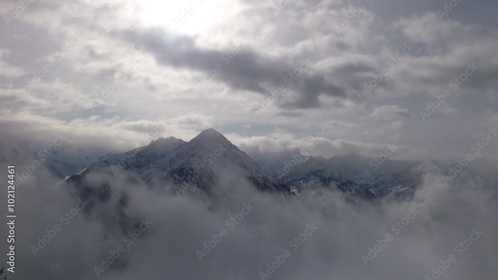 Alpen in den Wolken