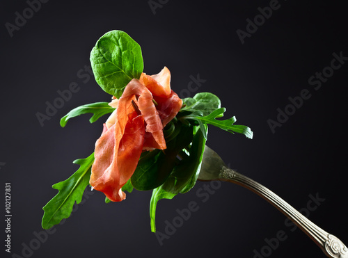 jamon with spinach and arugula