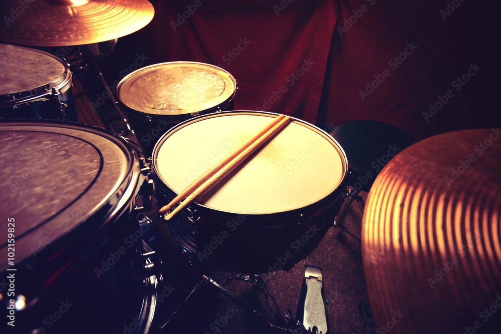 Obraz premium Drums and drumsticks.