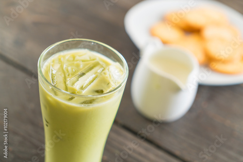 iced matcha latte