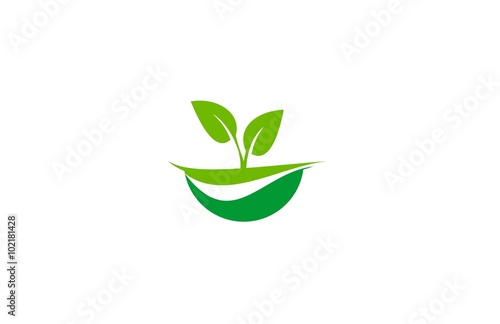 green plant farm logo