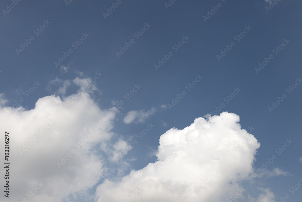 Obraz premium Cloudy blue sky abstract background