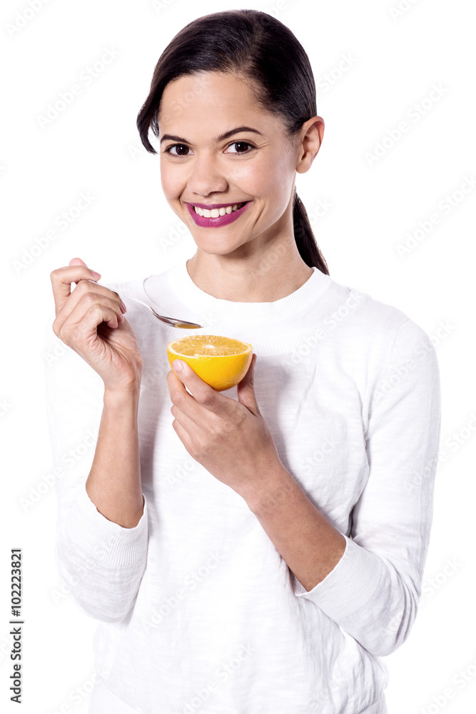 I love to eat orange!