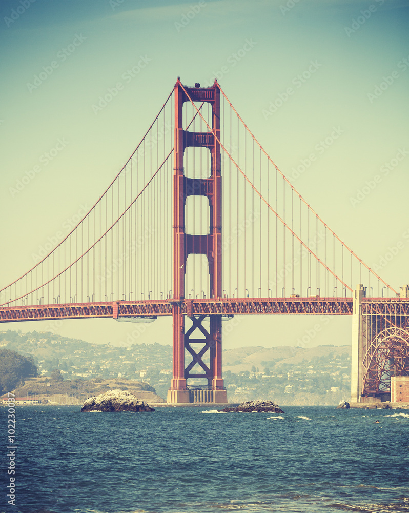 Fototapeta premium Old film retro style Golden Gate Bridge in San Francisco, USA