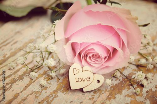 Grußkarte - rosa Rose mit Herz