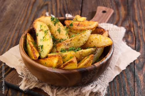 Potato country style with dill