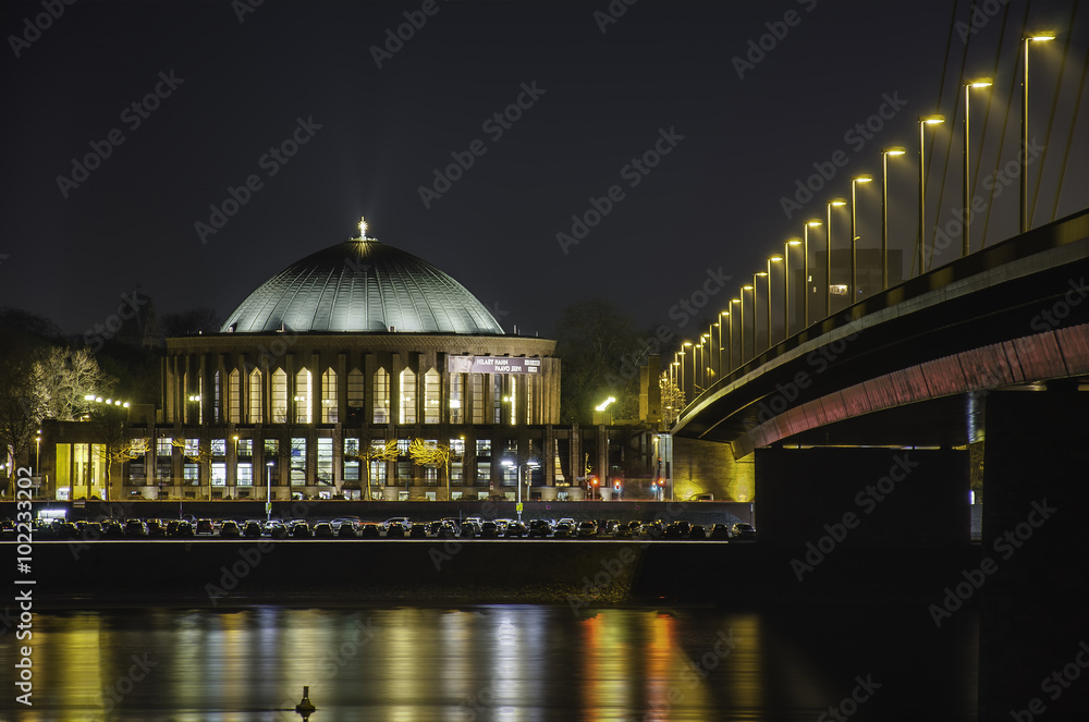 Düsseldorf, Abend, Tonhalle, Rheinbrücke
