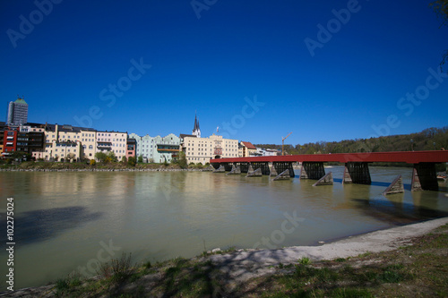 Die Schönheit des historischen Wasserburgs