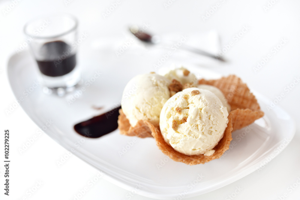 Vanilla ice cream Vanilla ice cream