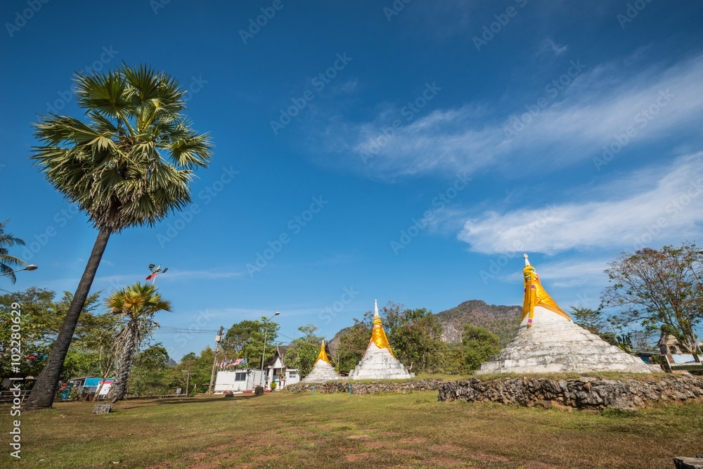 Dan-Chedi di-Sam-ong, Three Pagodas  in Kanchanaburi, Thailand