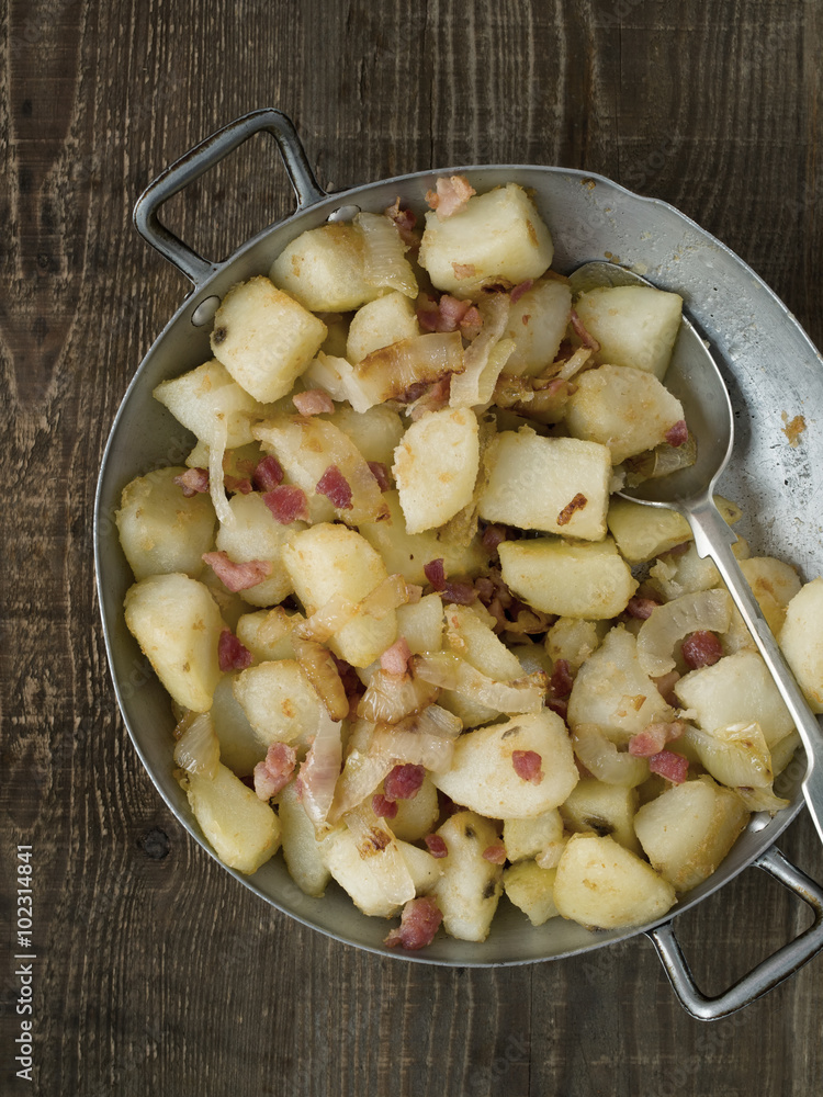 rustic german pan fried potato bratkartoffeln rustic german pan fried potato bratkartoffeln