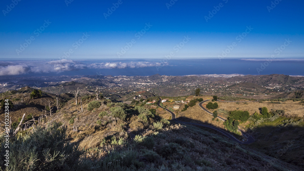 In Bergen von Gran Canaria mit Blick auf die Atlantikküste