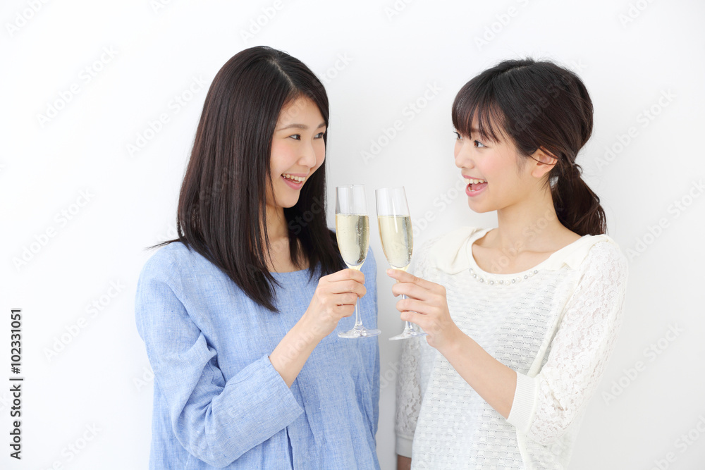 乾杯・若い女性 乾杯・若い女性