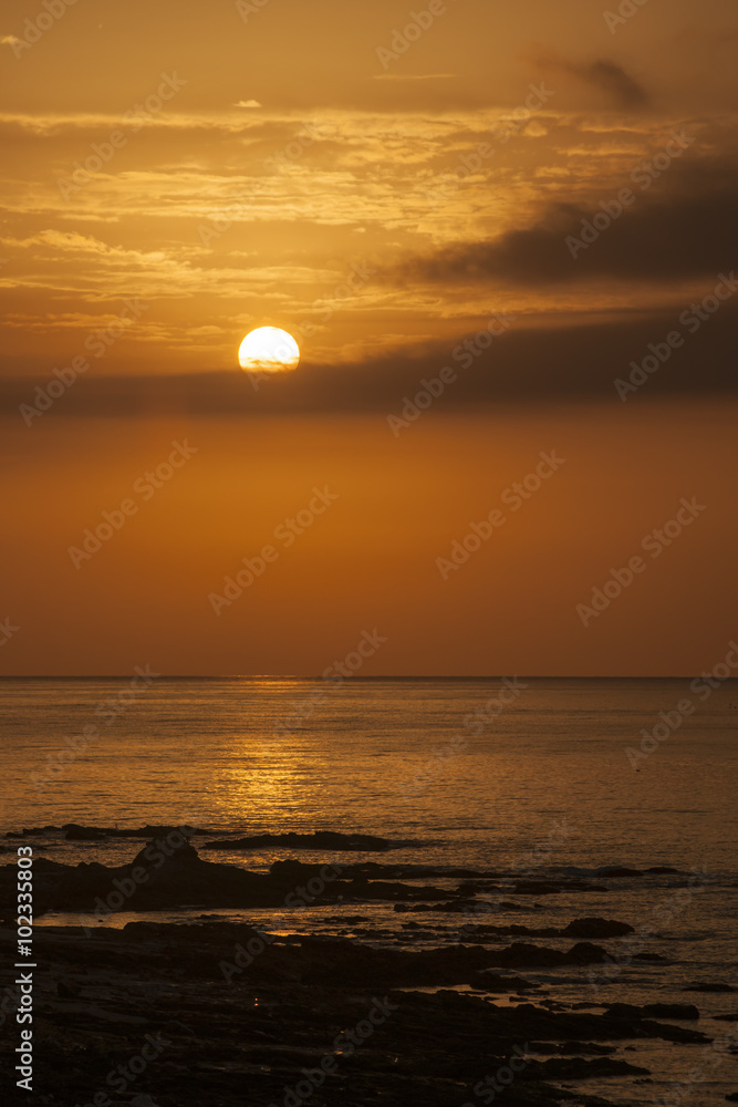 Amanecer en la costa del sol en la provincia de Málaga, Andalucia Amanecer en la costa del sol en la provincia de Málaga, Andalucia