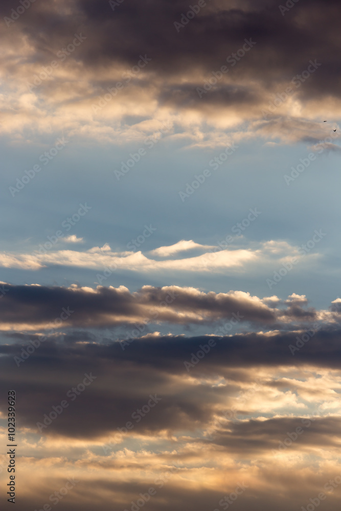 Obraz premium beautiful sky with clouds at dawn