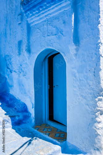 Traditional moroccan door detail in Chefchaouen, Morocco, Africa © Lukasz Janyst