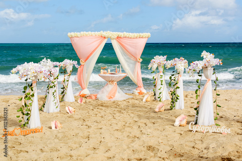 Fototapeta Naklejka Na Ścianę i Meble -  Decorations for weddings on the ocean