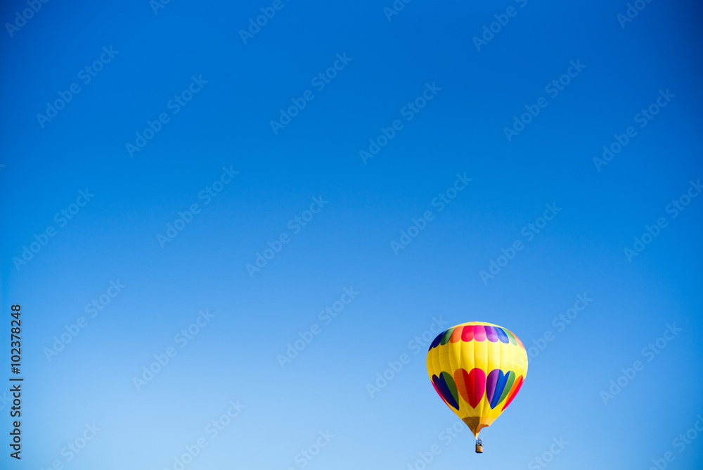 Naklejka premium ballon and blue sky