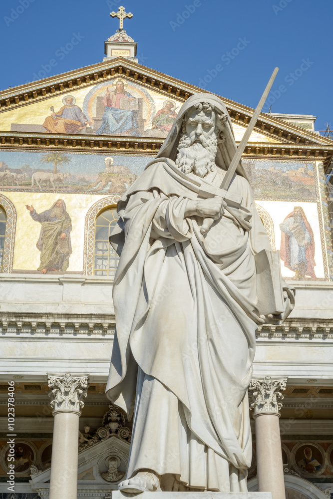 Statue in saint Paul