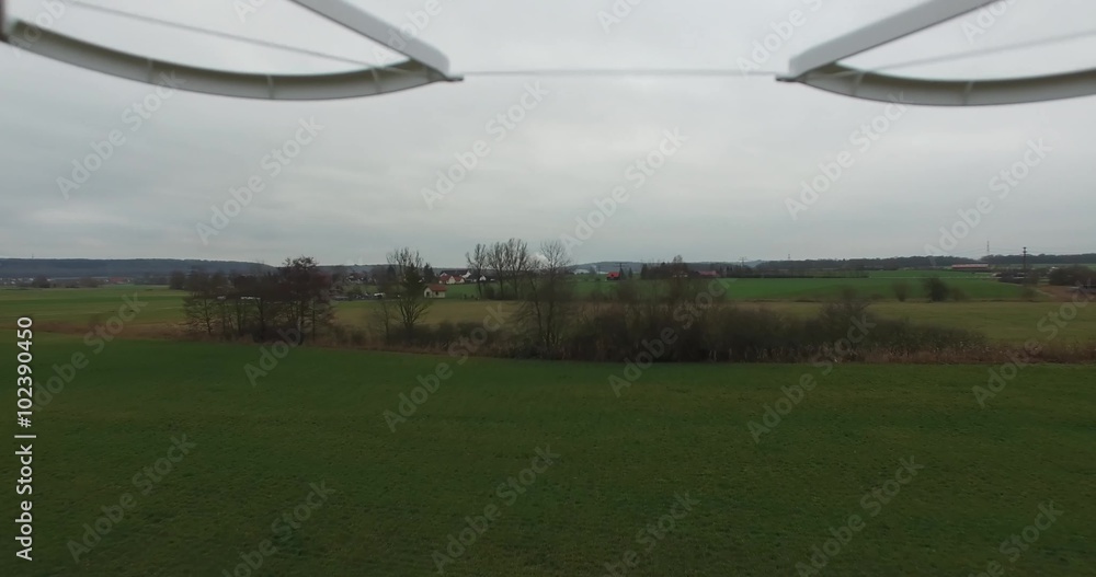 Rasanter Drohnenflug Rasanter Drohnenflug