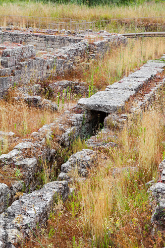 Tableau sur toile Detail of the roman sewer system near the Insulae zone of Conimbriga