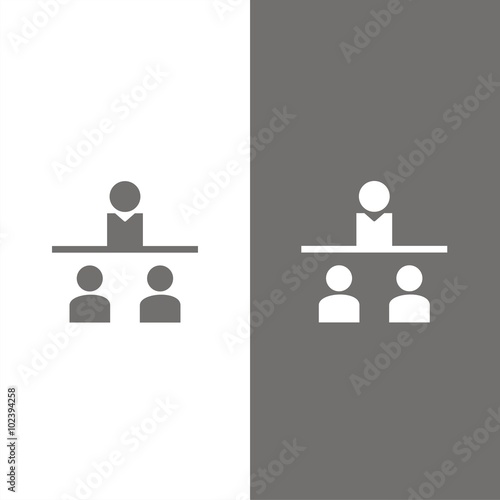 Icono de enseñanza o mentora. Profesor con alumnos. Ilustración vectorial sobre fondos blanco y negro
