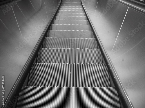 escalator © srckomkrit