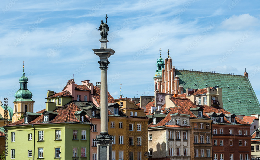 Obraz premium Kamienica i kolumna króla Zygmunta III Wazy na warszawskiej Starówce