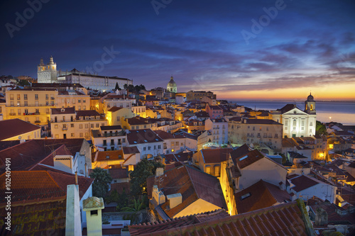 Obraz na płótnie Lisbon. Image of Lisbon, Portugal during dramatic sunrise. w salonie